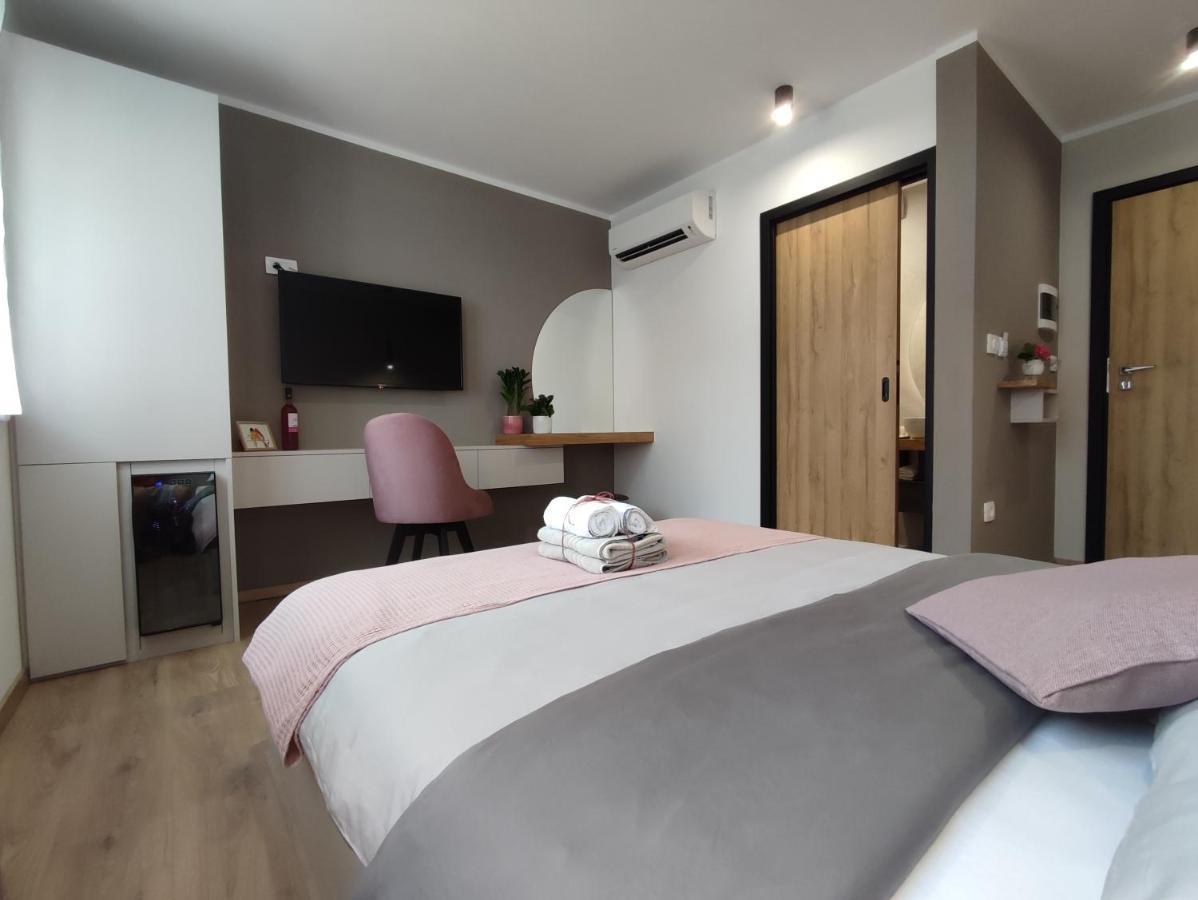 Boutique Rooms By Petric Winery Dobravlje Exteriör bild