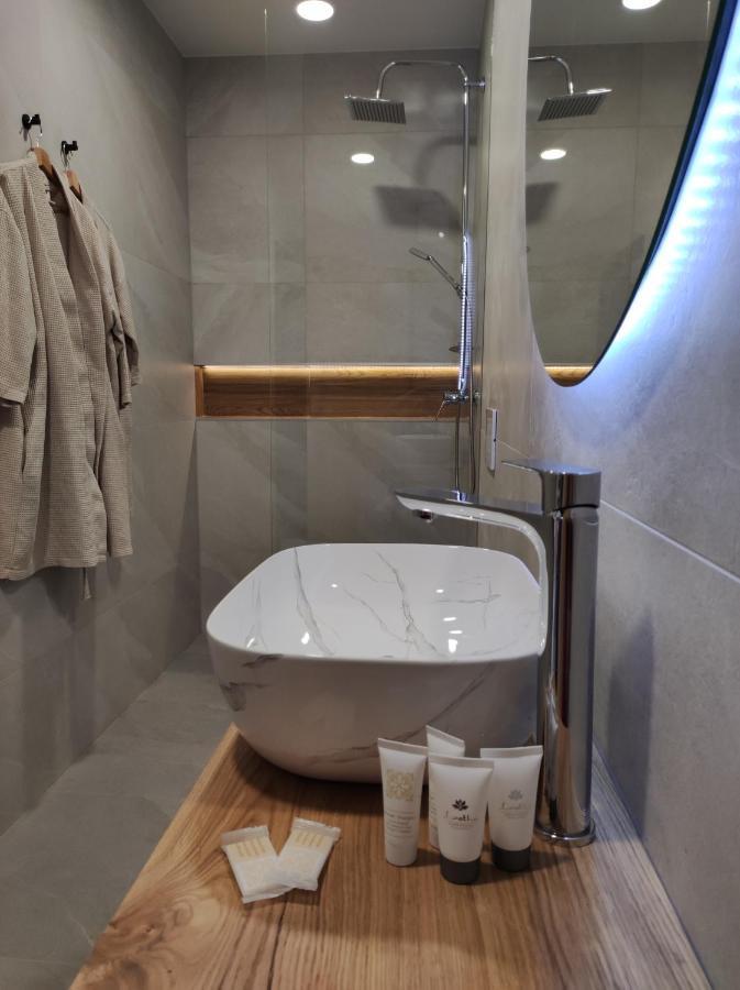 Boutique Rooms By Petric Winery Dobravlje Exteriör bild