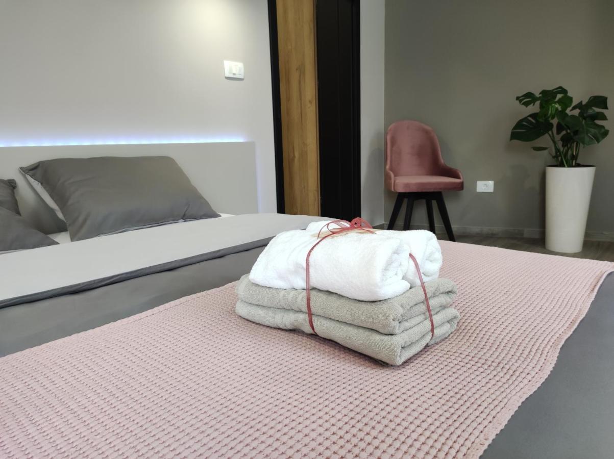 Boutique Rooms By Petric Winery Dobravlje Exteriör bild