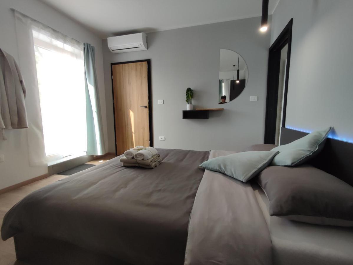 Boutique Rooms By Petric Winery Dobravlje Exteriör bild