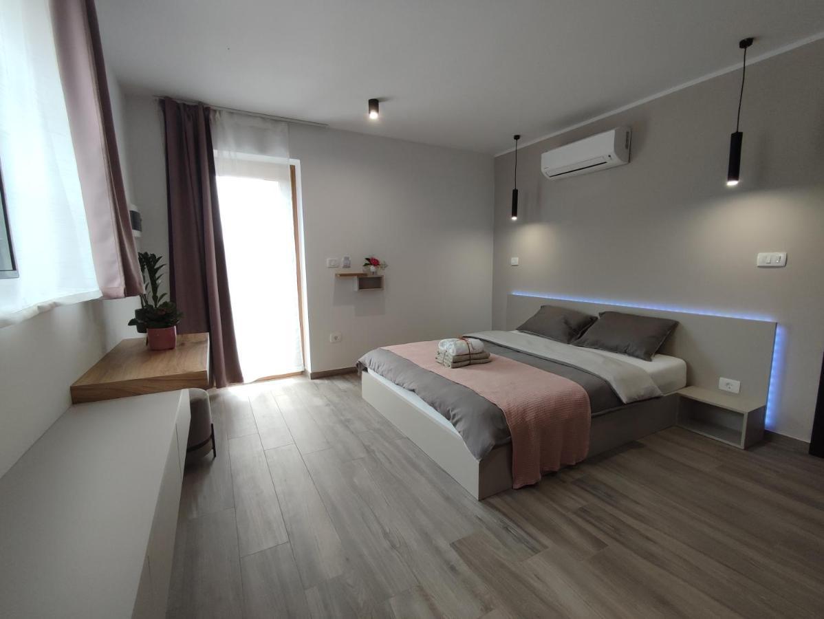 Boutique Rooms By Petric Winery Dobravlje Exteriör bild