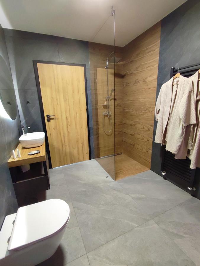 Boutique Rooms By Petric Winery Dobravlje Exteriör bild