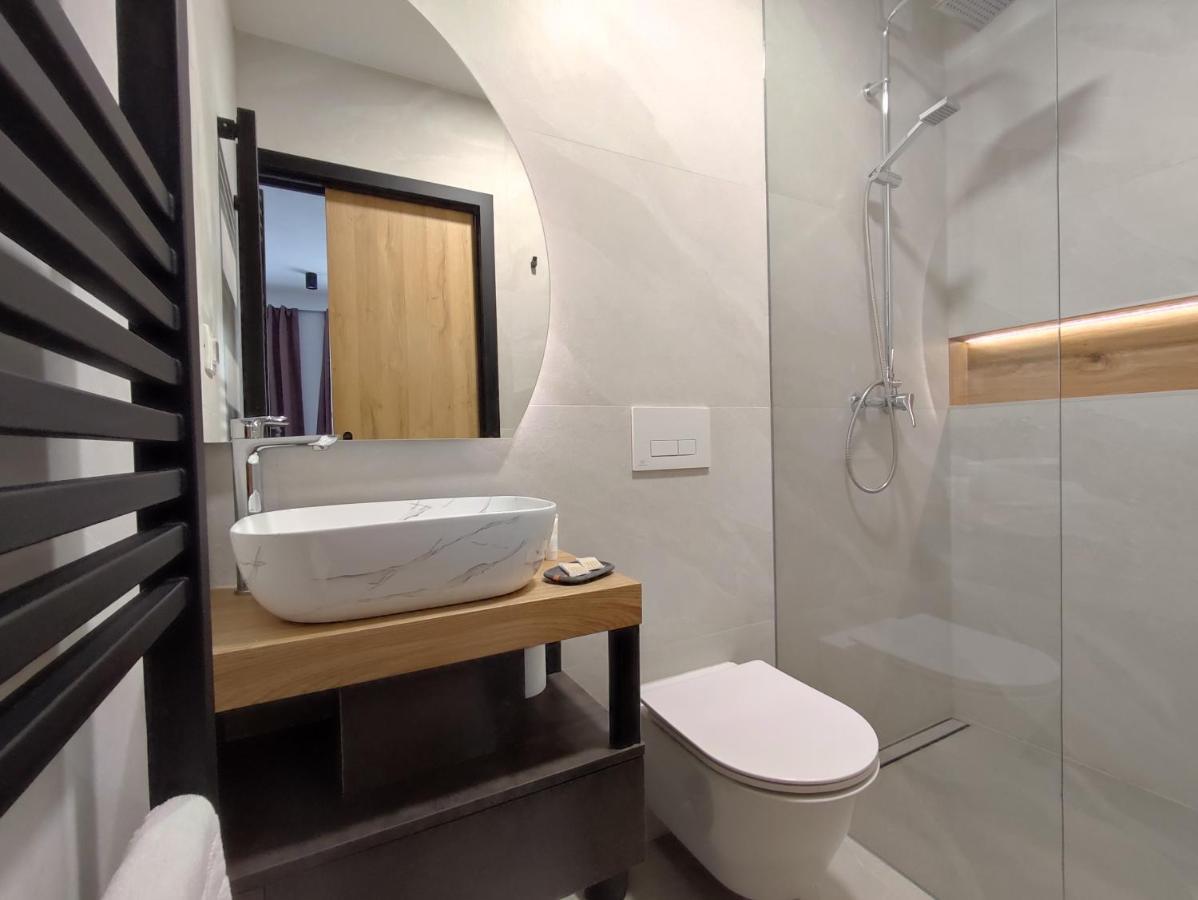 Boutique Rooms By Petric Winery Dobravlje Exteriör bild