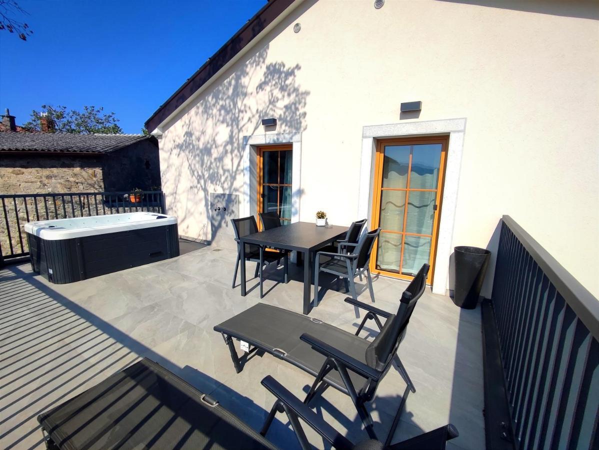 Boutique Rooms By Petric Winery Dobravlje Exteriör bild